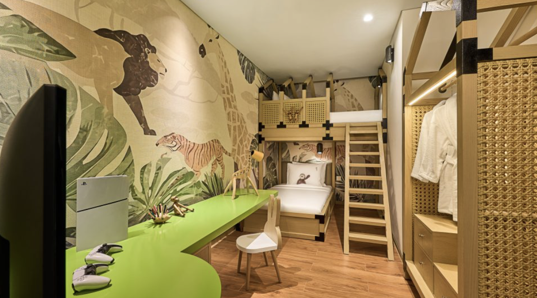 kids room at holiday inn
